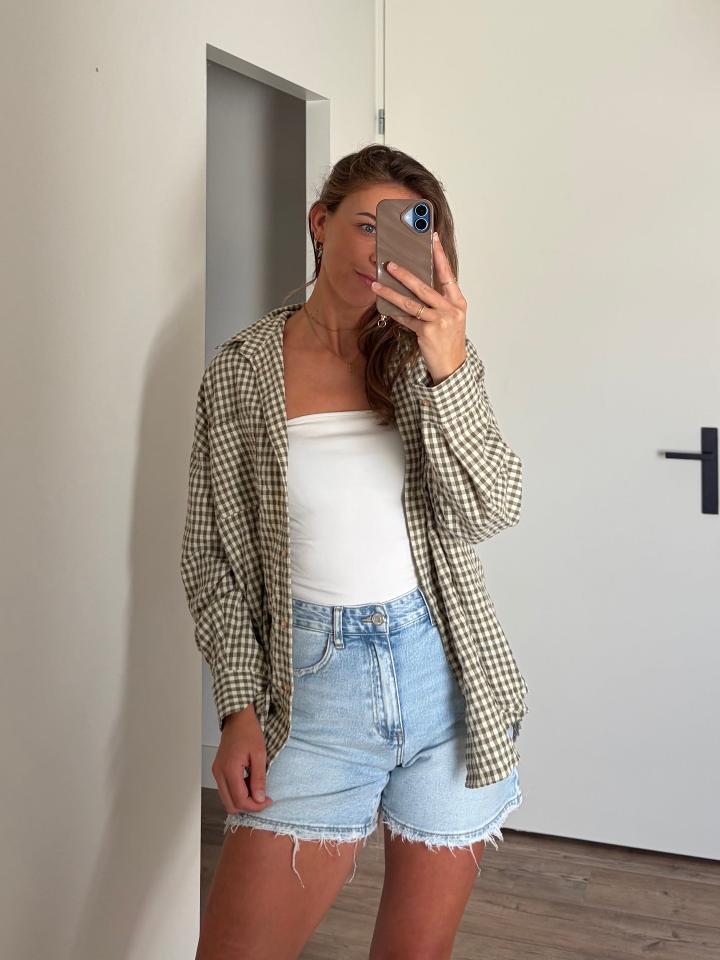 Oversized blouse op short - complete outfit voor dames 