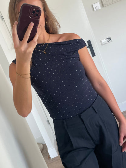 Donkerblauwe top met zilveren strass steentjes - By LIV Fashion