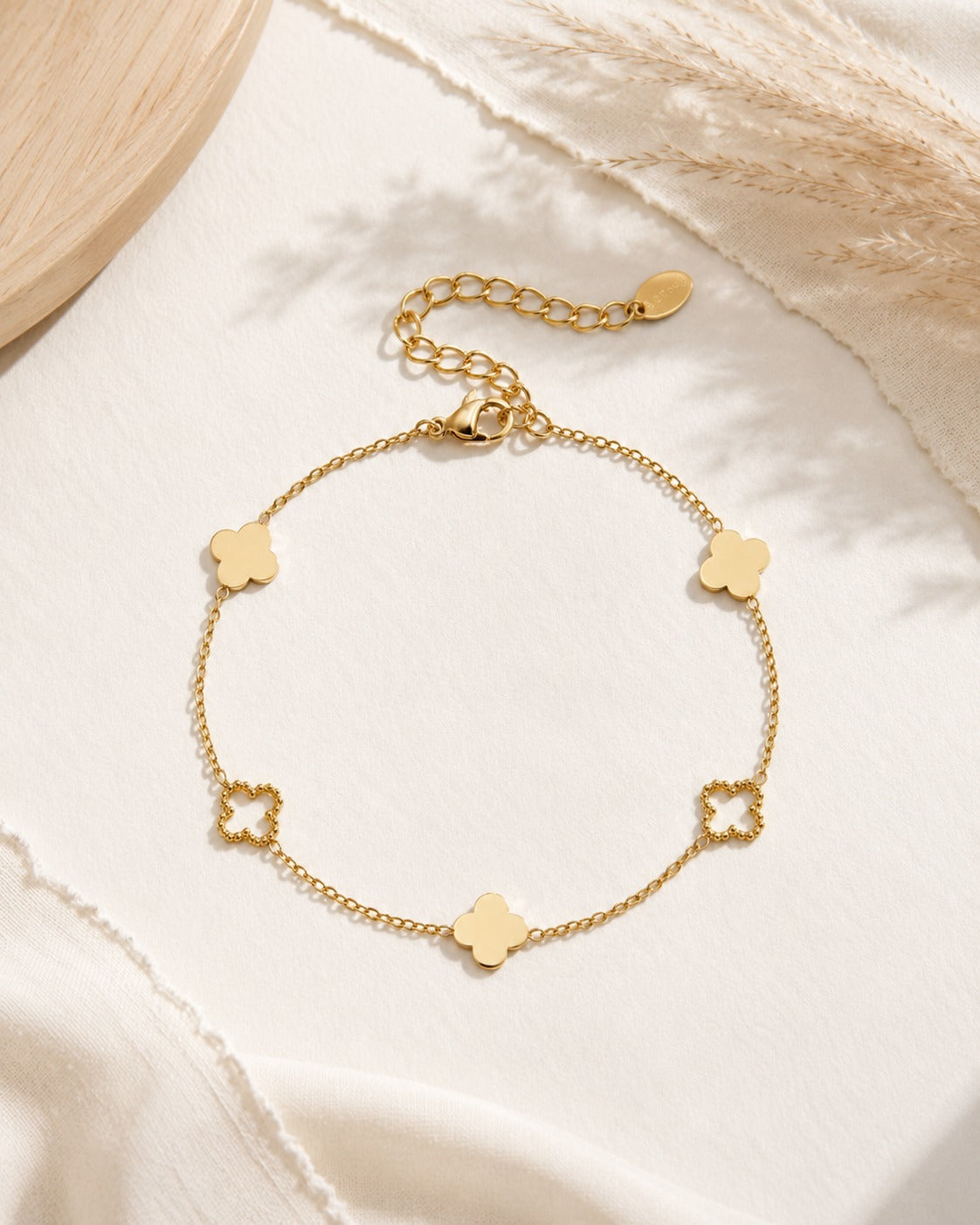 goudkleurige clover armband met klavertjes van stainless steel