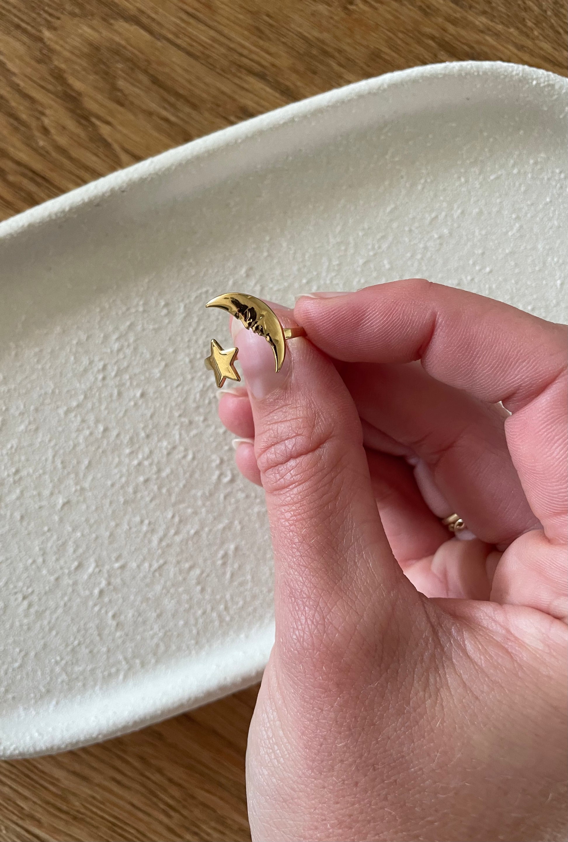 Gouden ring maan en ster van stainless steel - By LIV Fashion