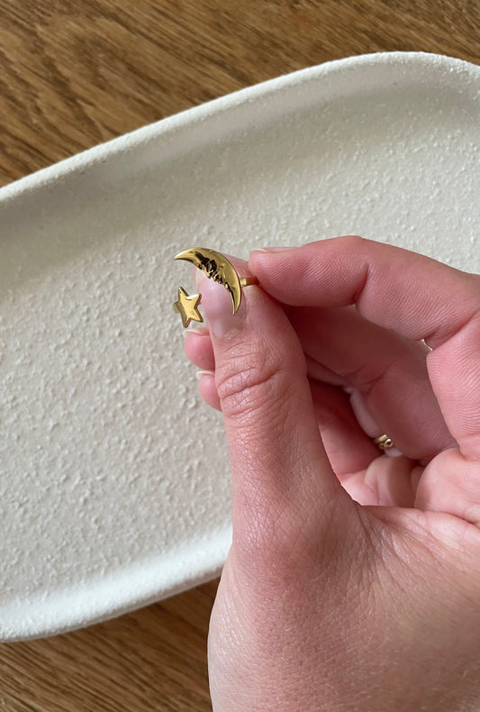 Gouden ring maan en ster van stainless steel - By LIV Fashion