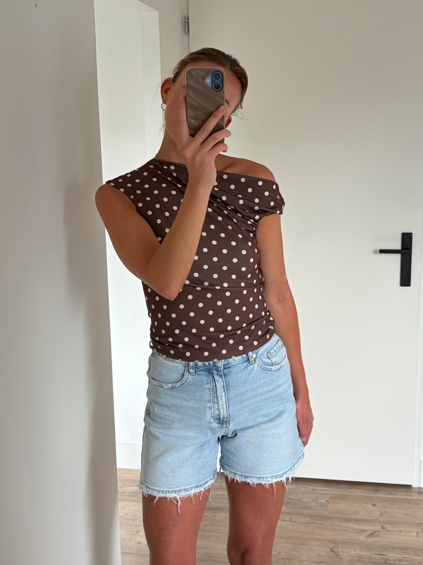 one shoulder top dames met stippenprint en stretchy fit