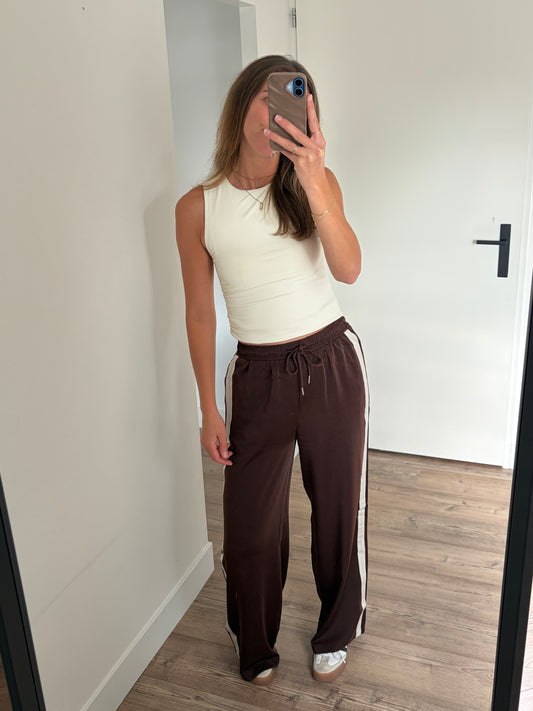 Losvallende wijde comfy broek donkerbruin met creme streep
